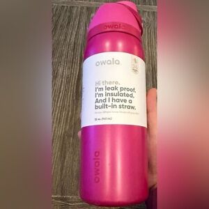 NWT Owala 32oz Read My Lips Tumbler